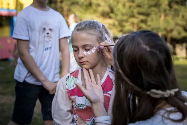 Piešimas ant veidukų